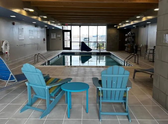 Home2 By Hilton Bloomington 3*