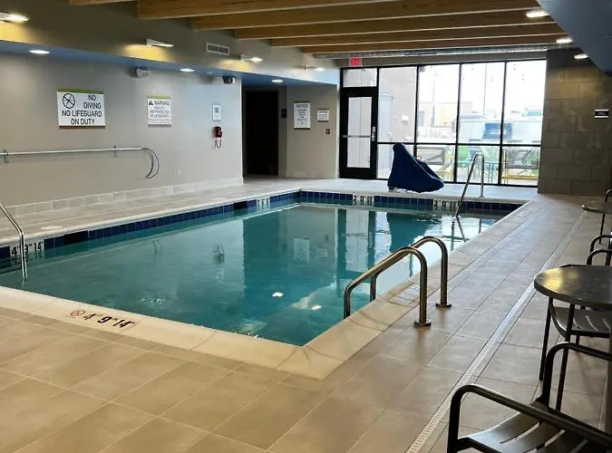 Home2 By Hilton Bloomington 3*
